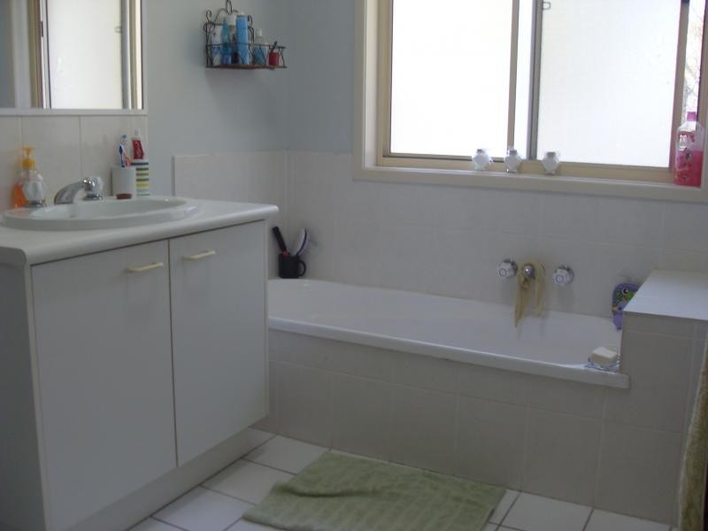 3 Arundel Drive, Arundel QLD 4214