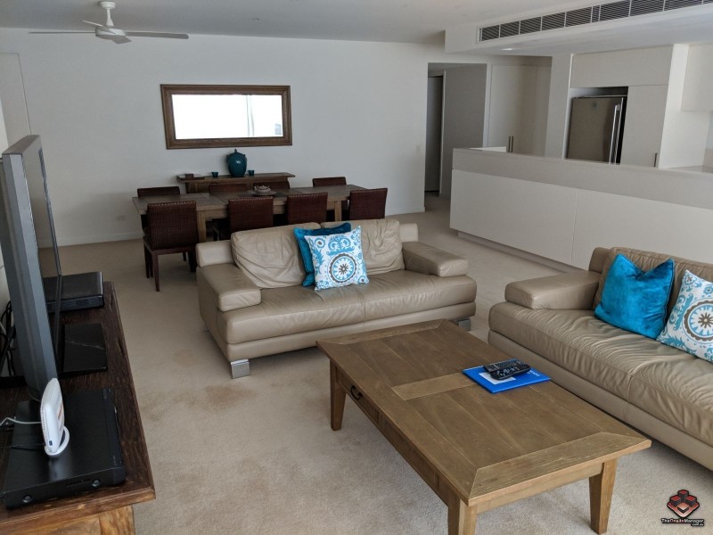 323 Bayview Street, Paradise Point QLD 4216