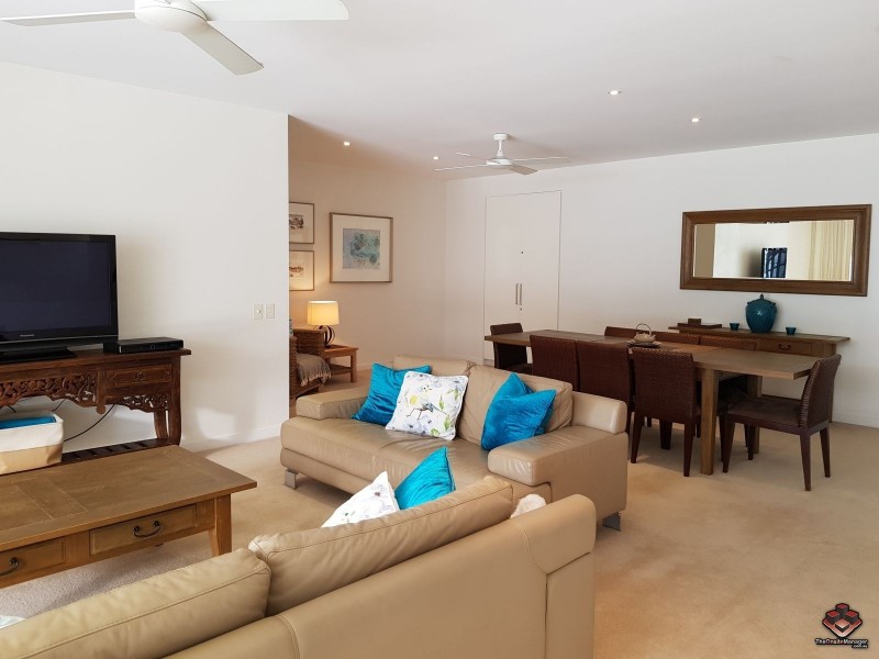 323 Bayview Street, Paradise Point QLD 4216