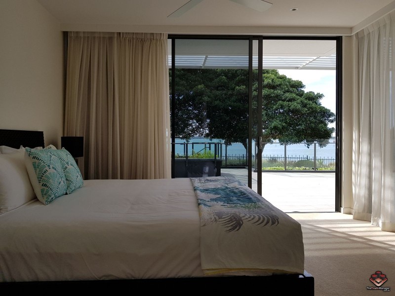 323 Bayview Street, Paradise Point QLD 4216