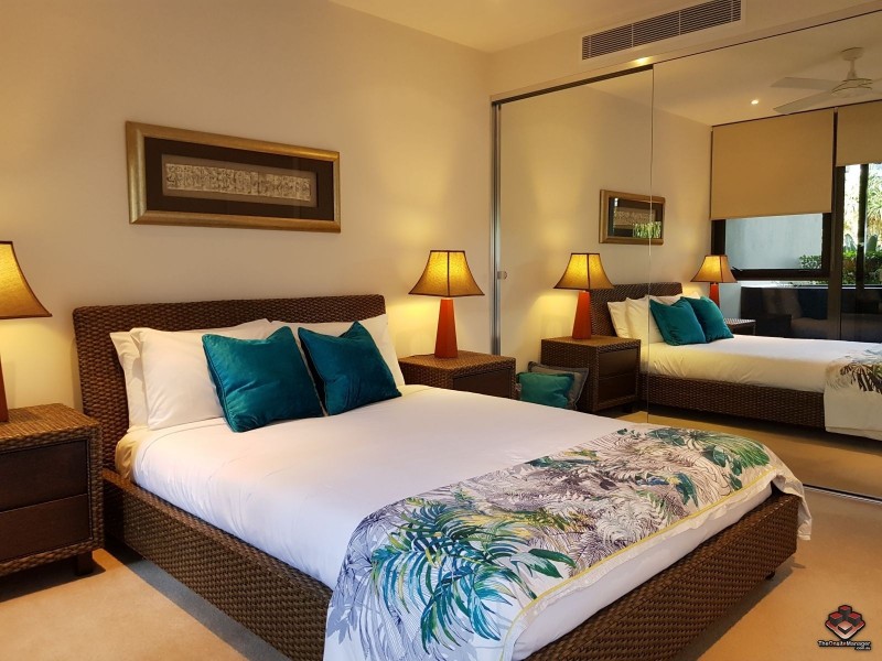 323 Bayview Street, Paradise Point QLD 4216