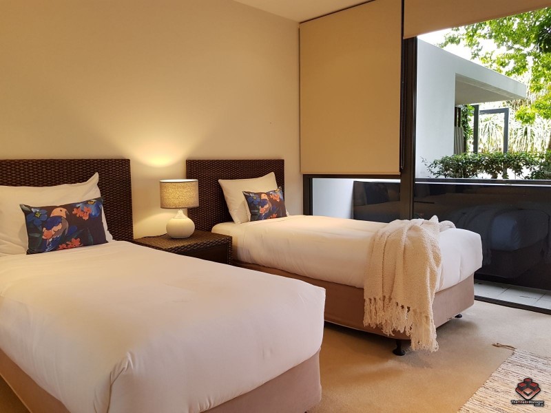 323 Bayview Street, Paradise Point QLD 4216