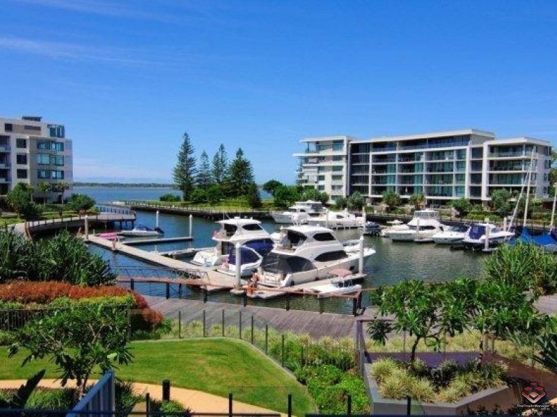 323 Bayview Street, Paradise Point QLD 4216