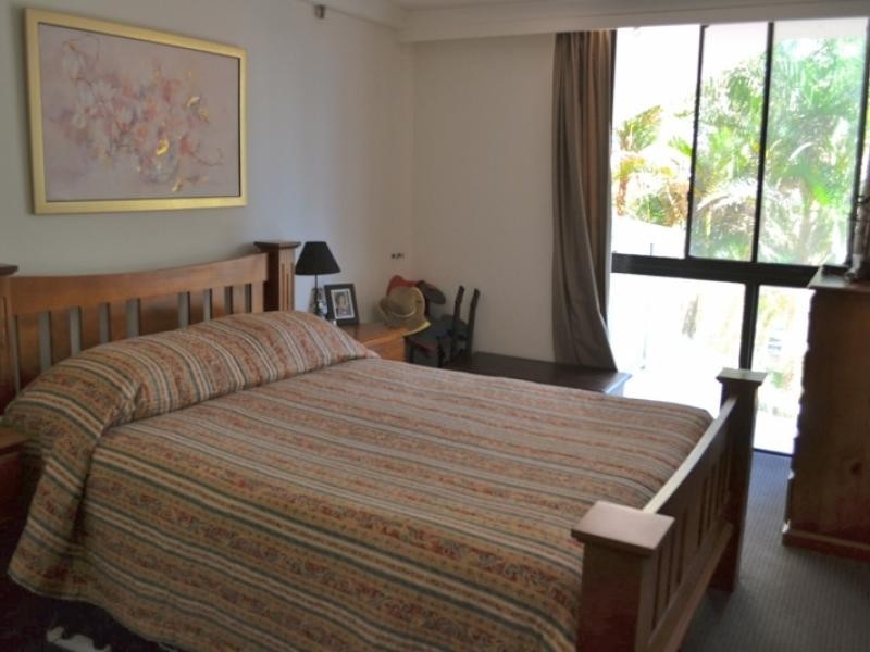 1 Clifford, Surfers Paradise QLD 4217