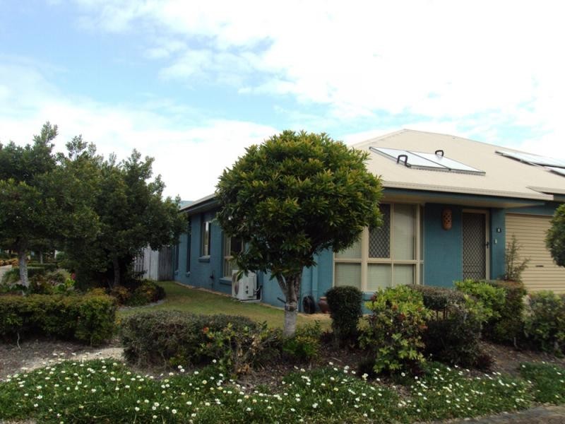 40 Lakeside Crescent, Currimundi QLD 4551