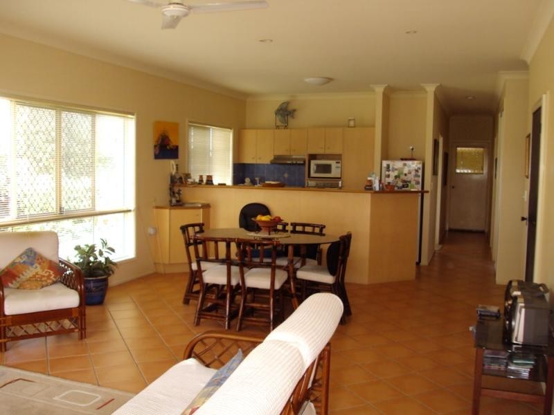 40 Lakeside Crescent, Currimundi QLD 4551