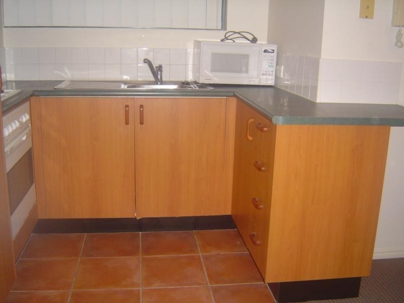 140 MARINE PARADE, Southport QLD 4215