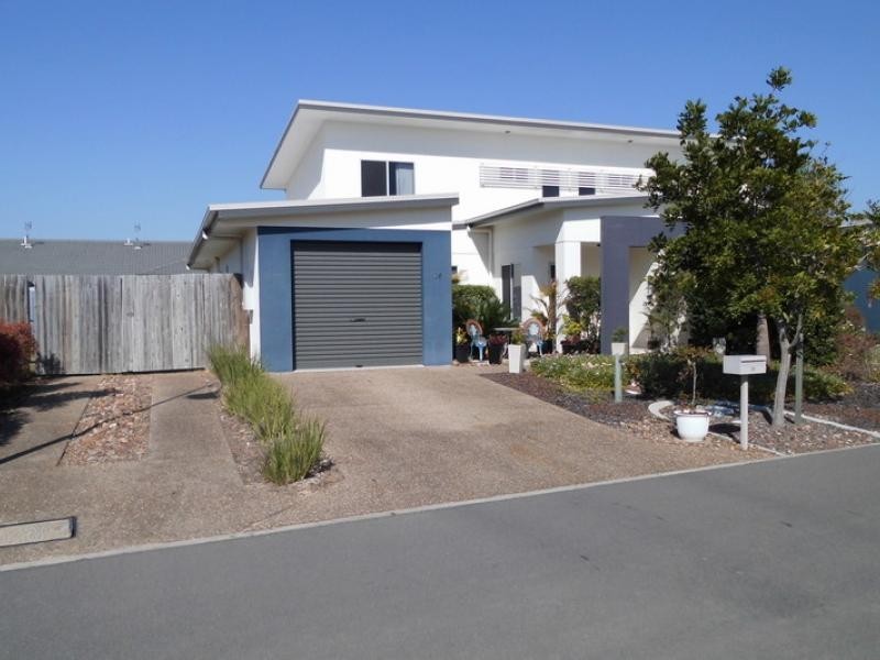 230 Pulgul St, Urangan QLD 4655