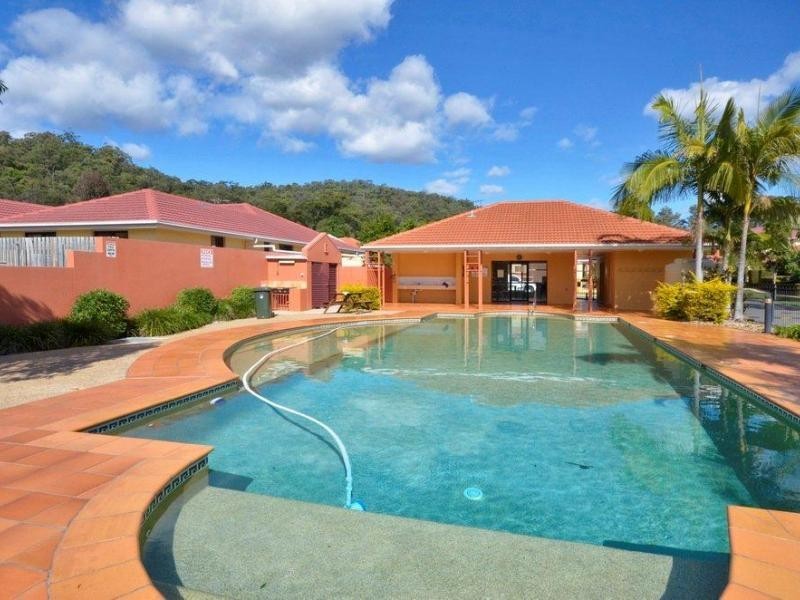 110 Scrub Rd, Carindale QLD 4152