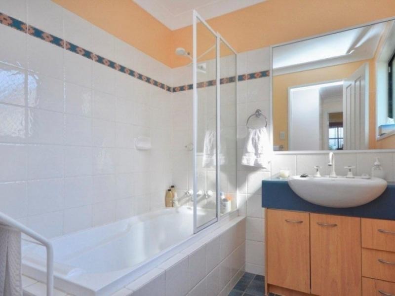 110 Scrub Rd, Carindale QLD 4152