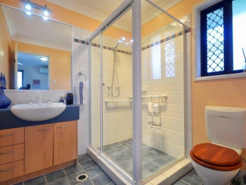 110 Scrub Rd, Carindale QLD 4152