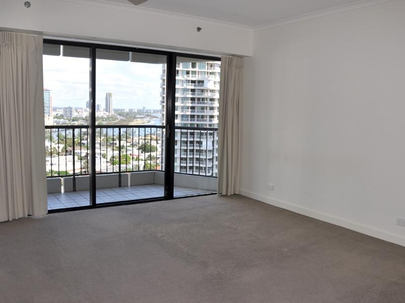 24 Breaker Street, Main Beach QLD 4217