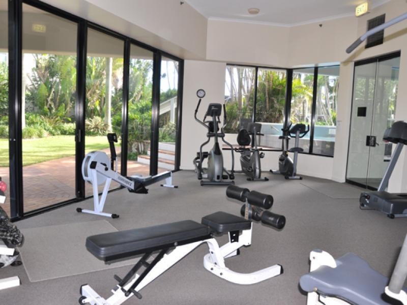 24 Breaker Street, Main Beach QLD 4217
