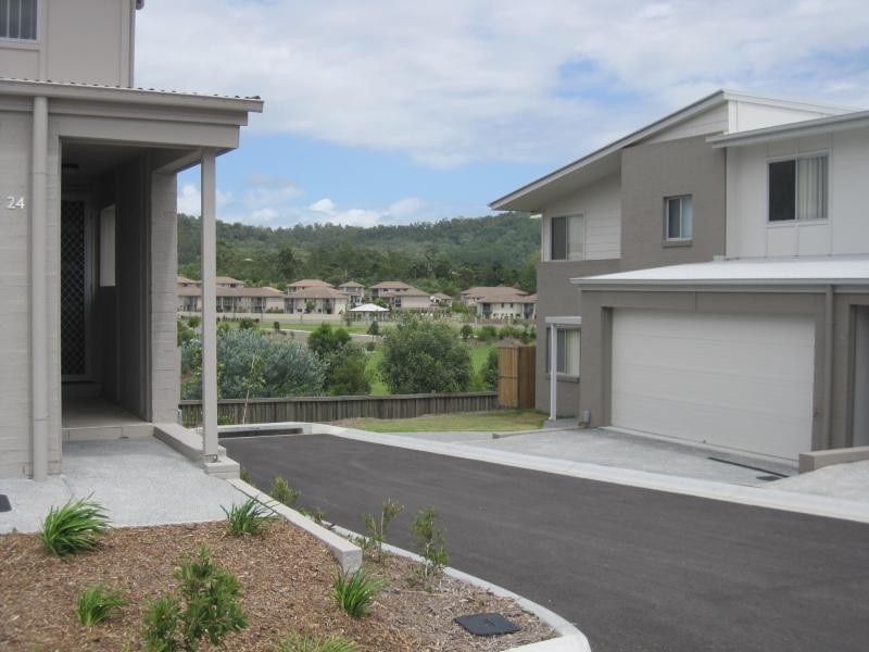 2 Toohey Street, Pacific Pines QLD 4211