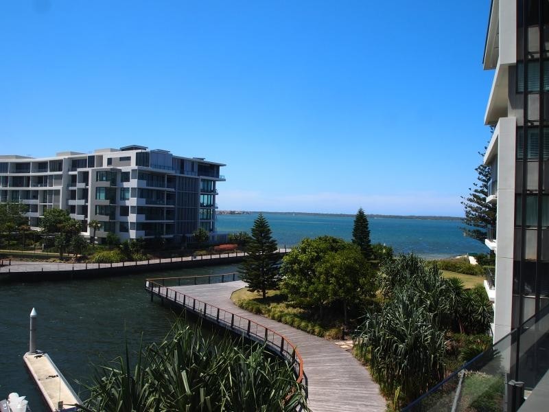 2403/323 Bayview Street, Hollywell QLD 4216