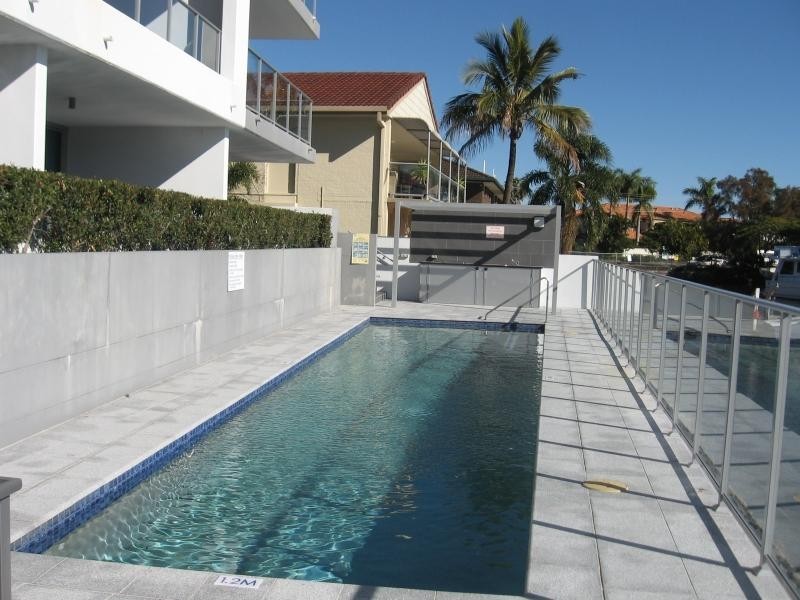 33-37 Madang Crescent, Runaway Bay QLD 4216