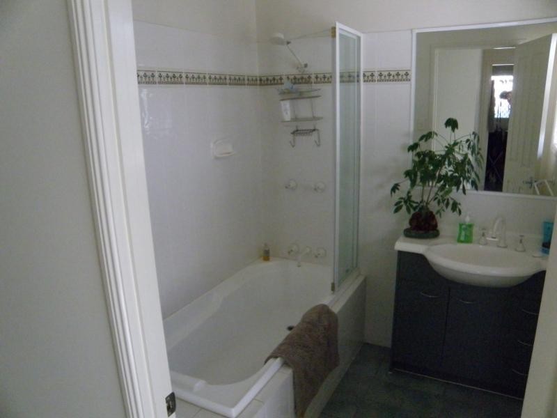 110 Scrub Rd, Carindale QLD 4152