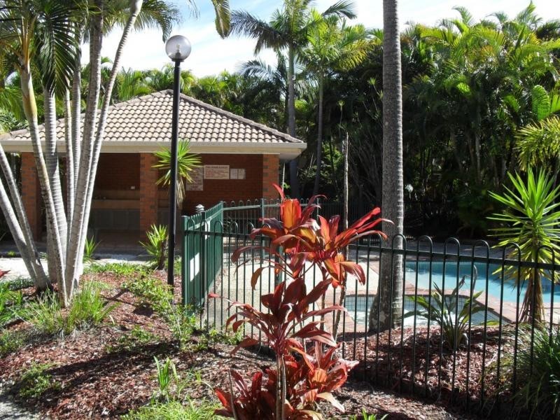 60 Whitby, Southport QLD 4215