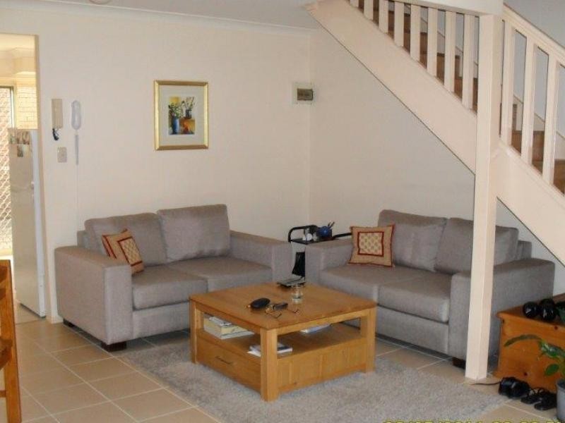 60 Whitby, Southport QLD 4215