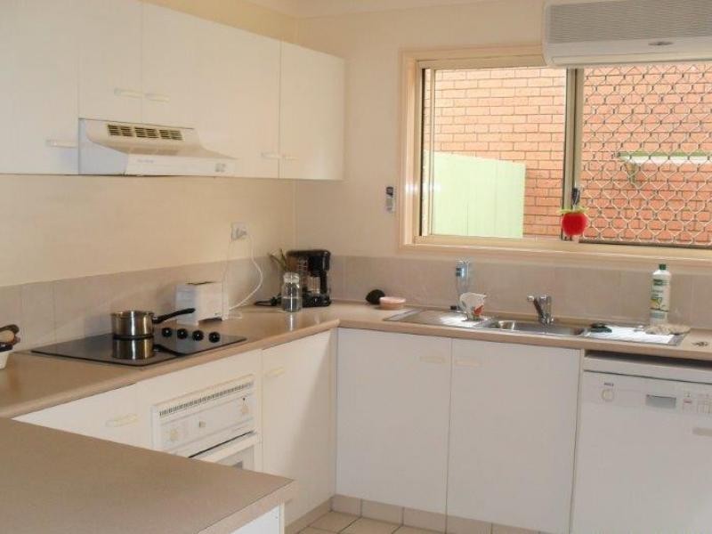 60 Whitby, Southport QLD 4215