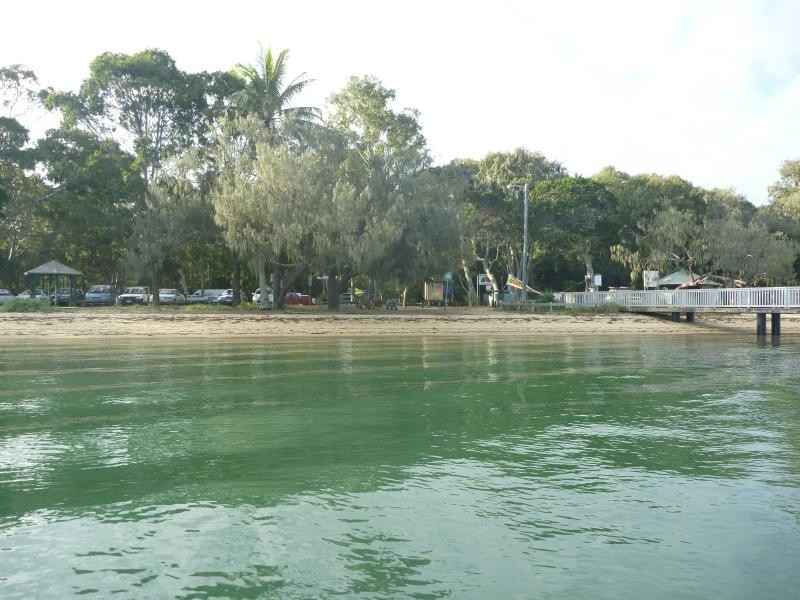 8 Merindah Street, Coochiemudlo Island QLD 4184