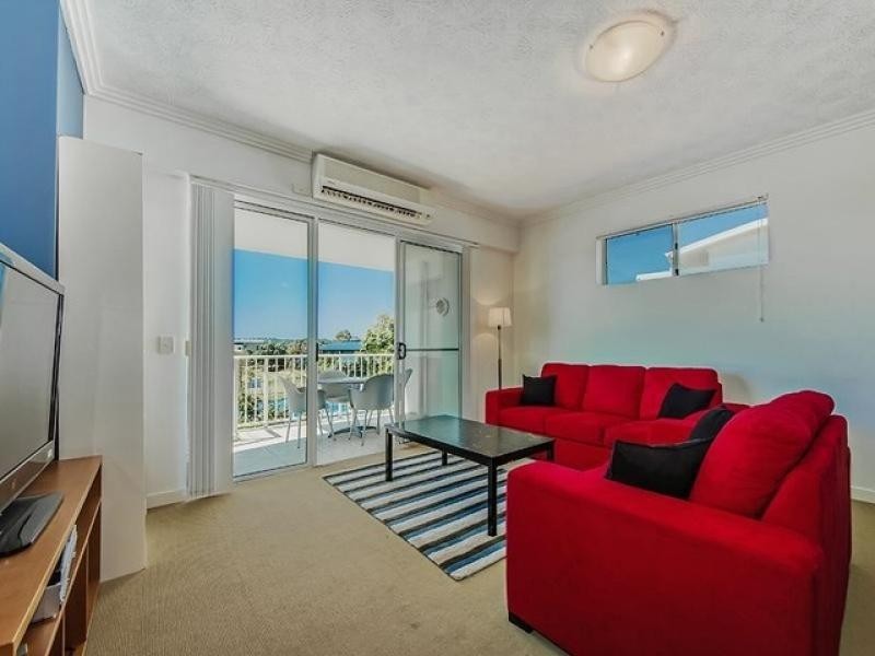 98 University Drive, Varsity Lakes QLD 4227
