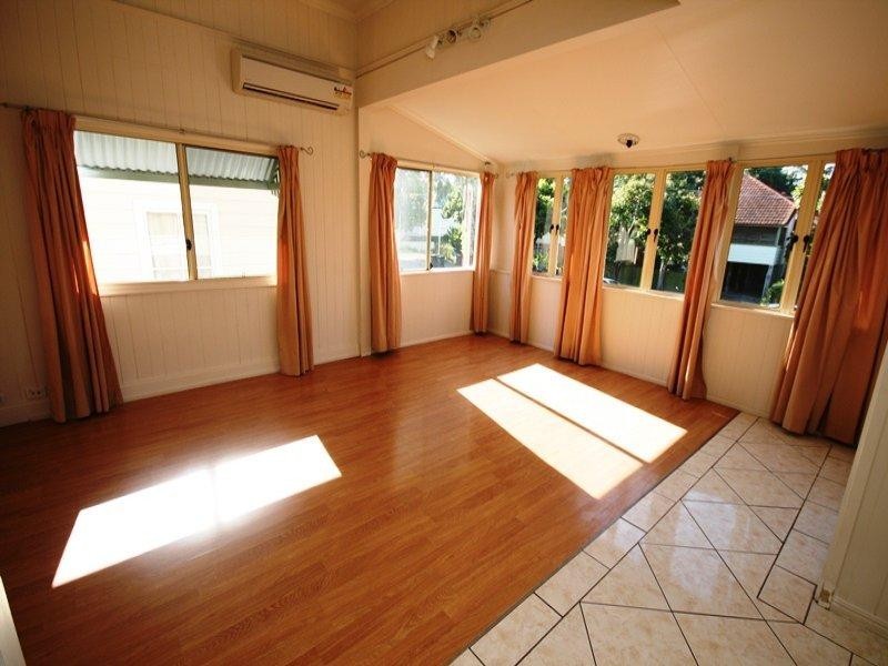 18 Cullen Street, Windsor QLD 4030