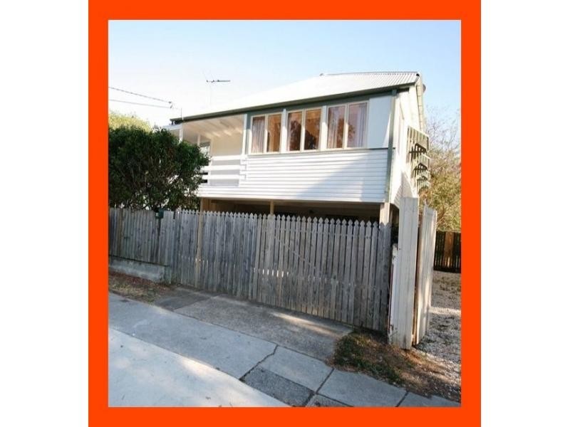 18 Cullen Street, Windsor QLD 4030