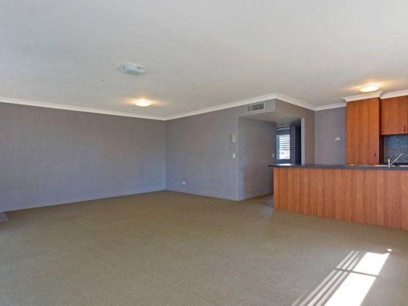 33 Clark Street, Biggera Waters QLD 4216