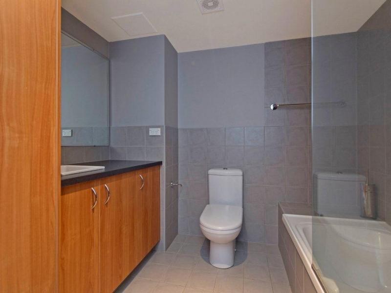 33 Clark Street, Biggera Waters QLD 4216