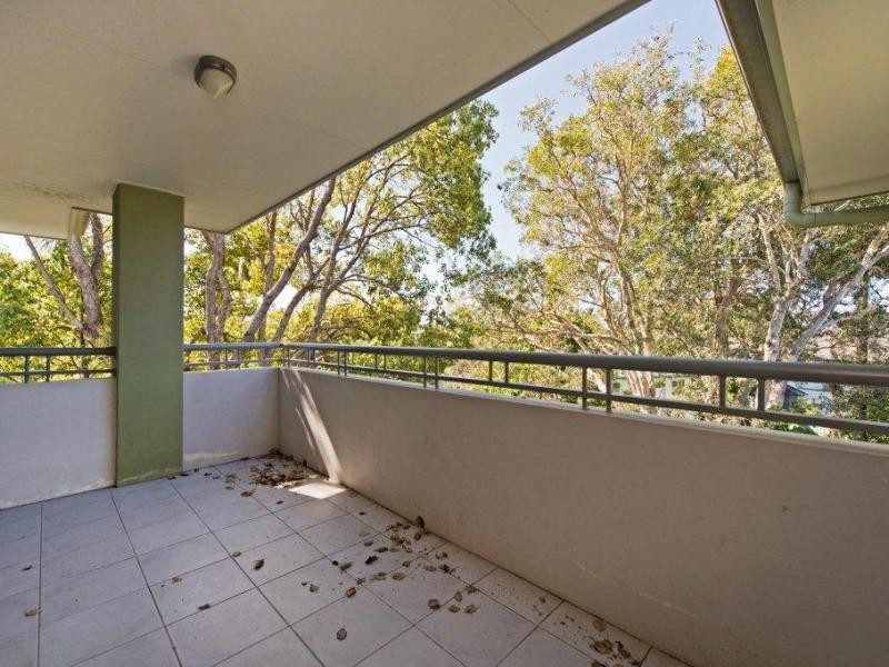 33 Clark Street, Biggera Waters QLD 4216