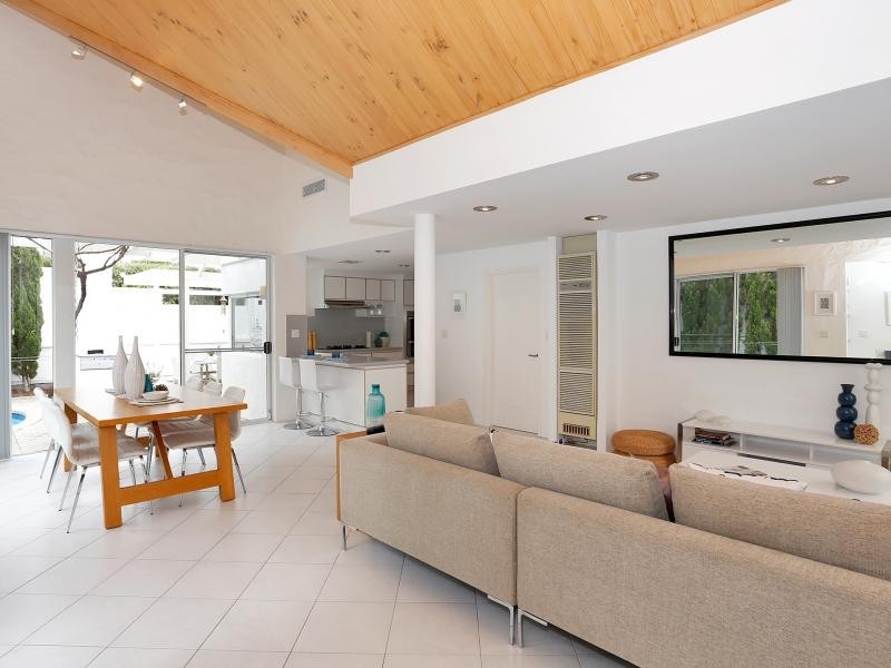 23 Henderson Drive, Kallaroo WA 6025