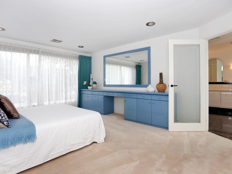 23 Henderson Drive, Kallaroo WA 6025