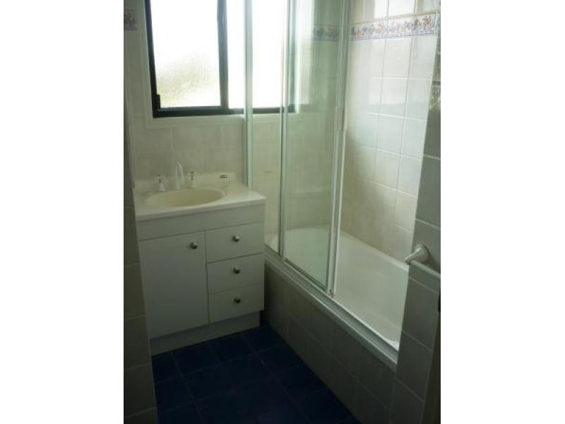 6 Wyuna Crt, Urangan QLD 4655