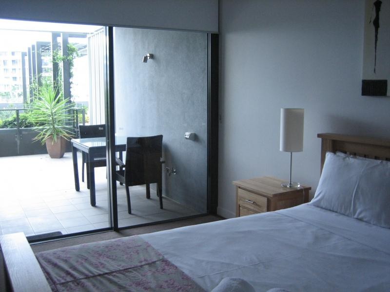 323 Bayview Street, Hollywell QLD 4216