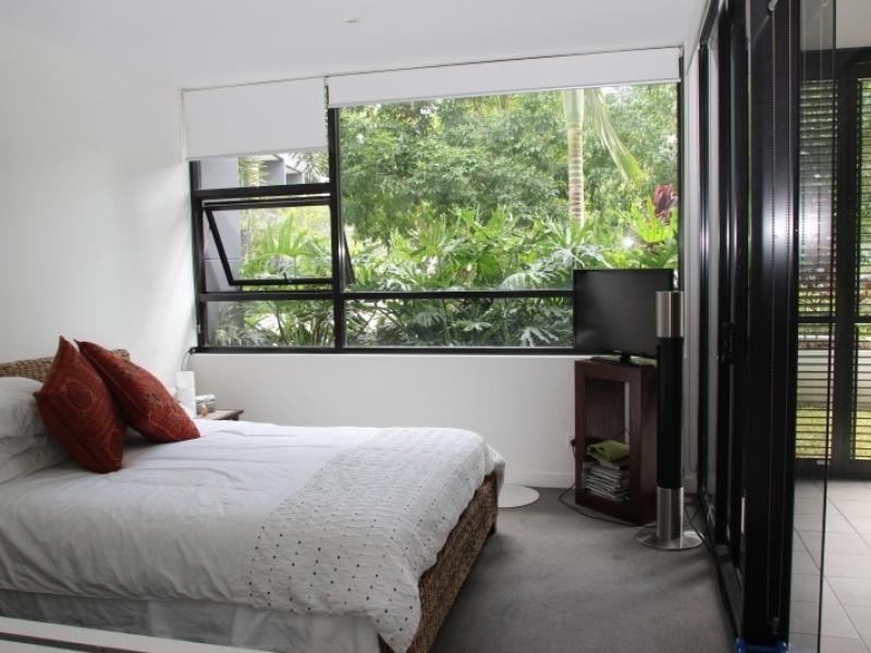 10 Pidgeon Close, West End QLD 4101