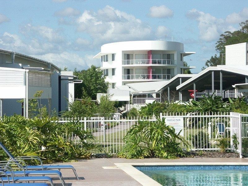 98 University Drive, Varsity Lakes QLD 4227