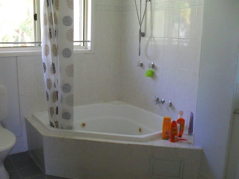 60 Whitby, Southport QLD 4215