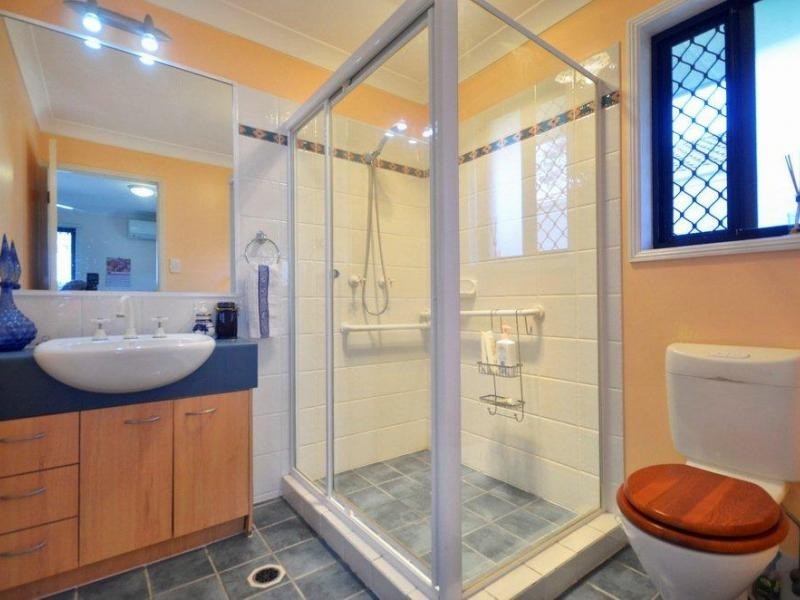 110 Scrub Rd, Carindale QLD 4152