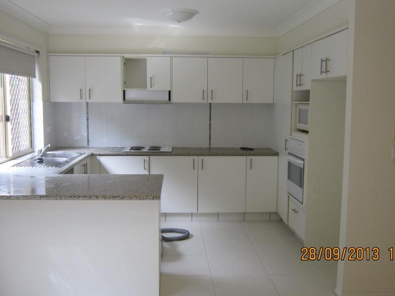 32 RIVERVIEW ROAD, Nerang QLD 4211