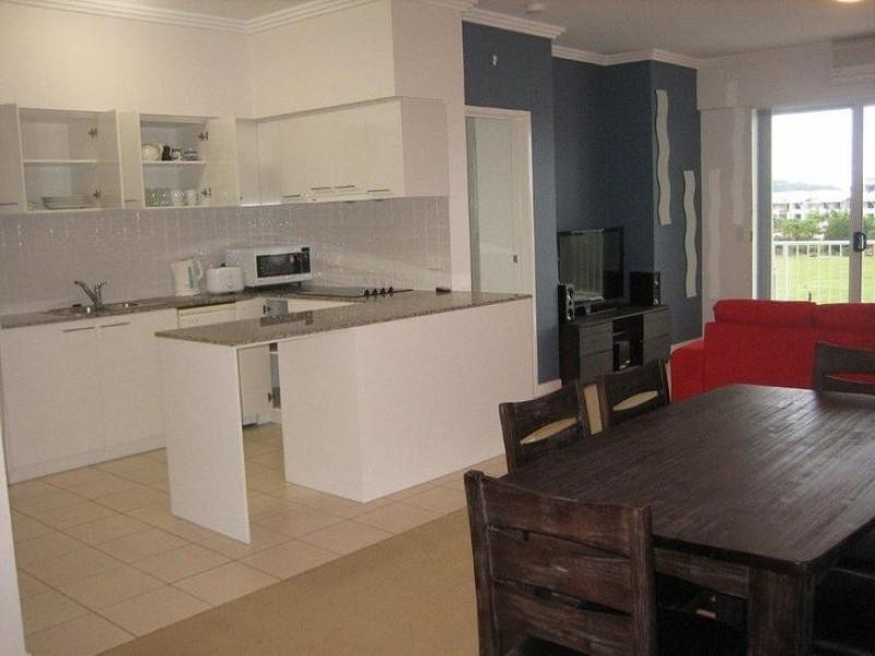 98 University Drive, Varsity Lakes QLD 4227