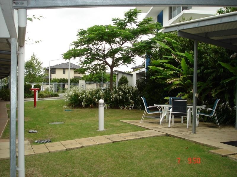 98 University Drive, Varsity Lakes QLD 4227