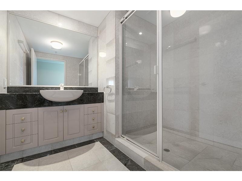 2 Goodwin St, Kangaroo Point QLD 4169