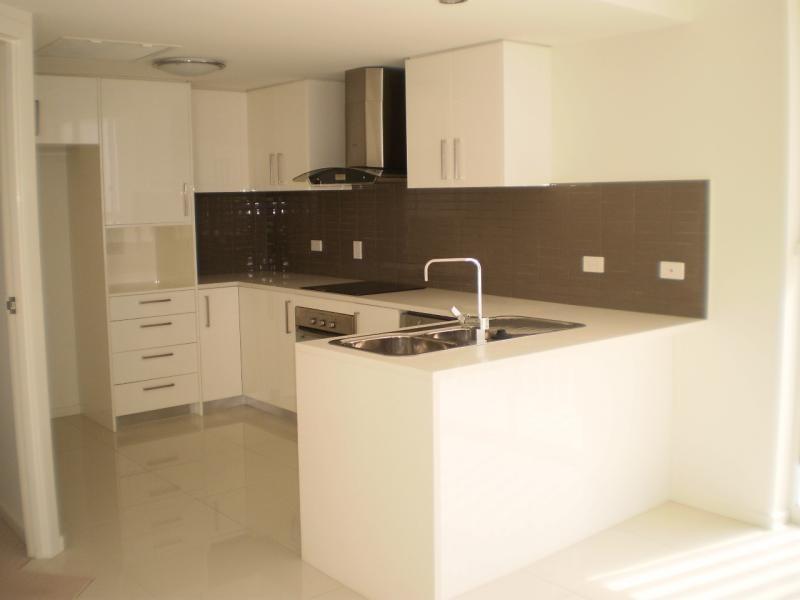 87 Marine Parade, Redcliffe QLD 4020