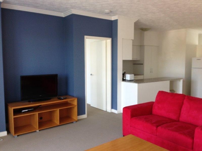 98 University Drive, Varsity Lakes QLD 4227