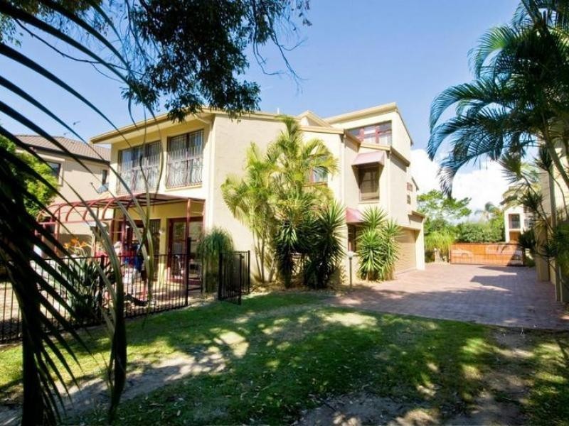 53 Woodroffe Ave, Main Beach QLD 4217