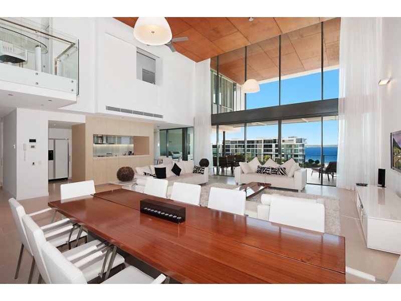 323 Bayview Street, Hollywell QLD 4216