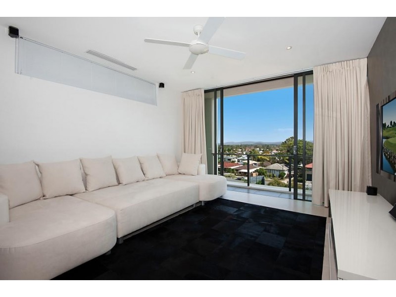 323 Bayview Street, Hollywell QLD 4216