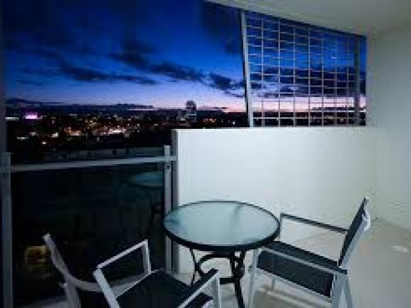 53 Darrambal, Chevron Island QLD 4217