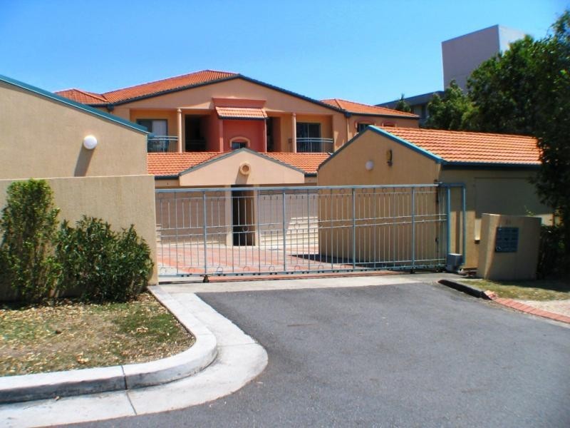 33 Hazelwood Street, Highgate Hill QLD 4101